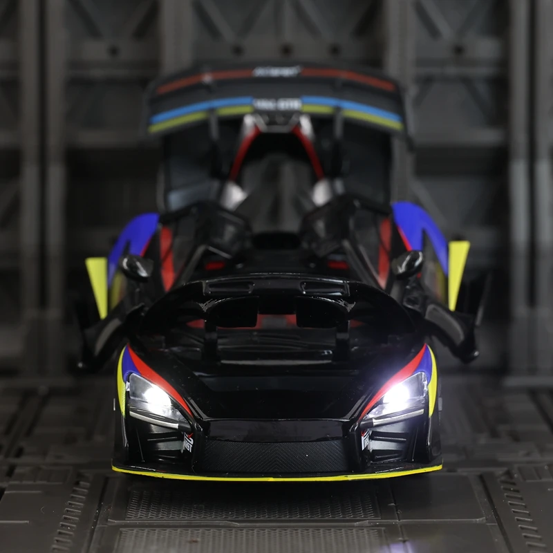 1: 24 simulation McLaren Senna alloy car model rally car ornament has sound and lighting functions doors can be opened