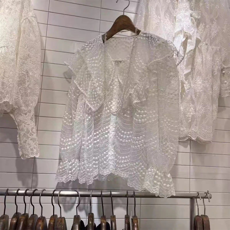 

Elegant Lace Embroidery Shirt Women's Bell Sleeve Large Collar Base Top Spring 2026 Korean Style Loose Fit Long Sleeve