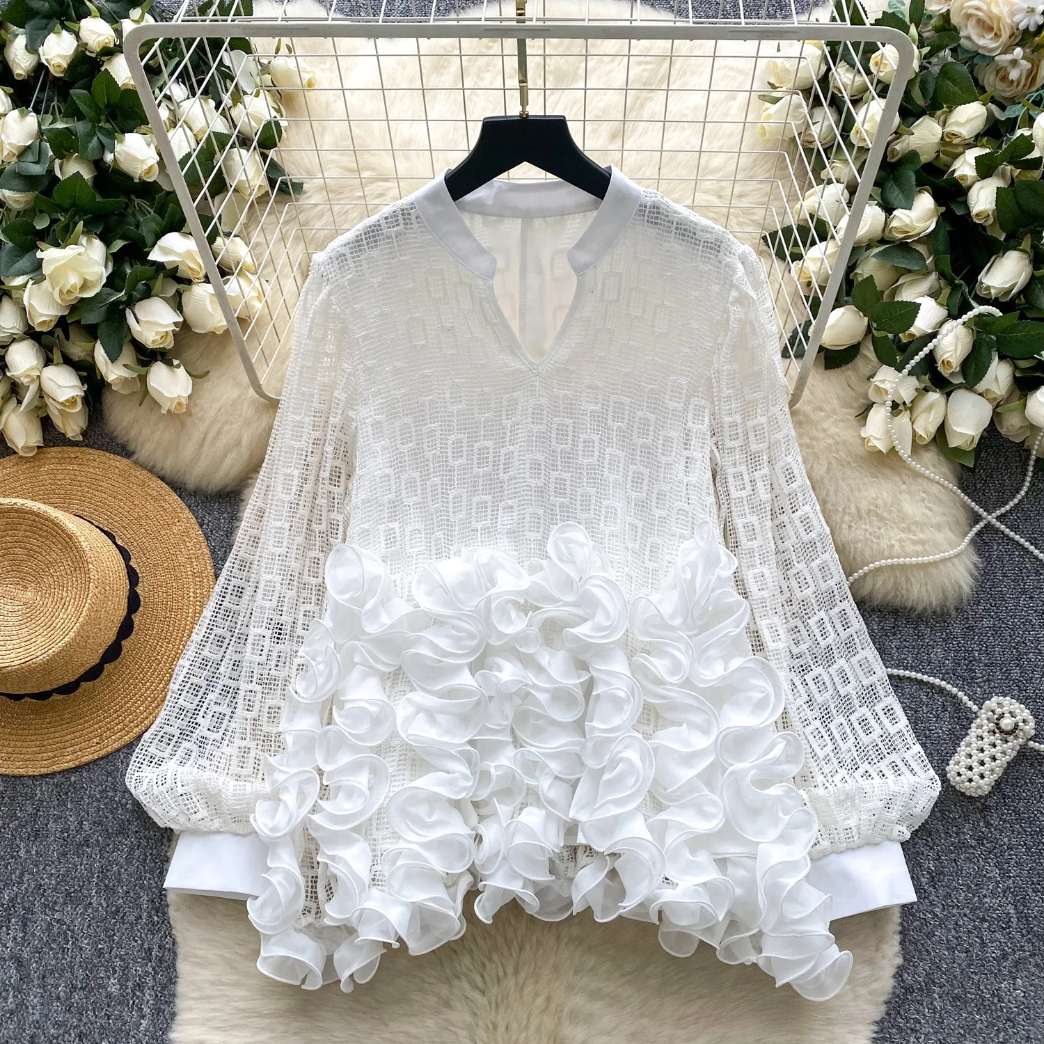 

Clothland женская милая сетчатая блузка с рюшами и цветочным принтом, прозрачная лоскутная рубашка с рукавами, белые, черные винтажные топы Mujer LB316