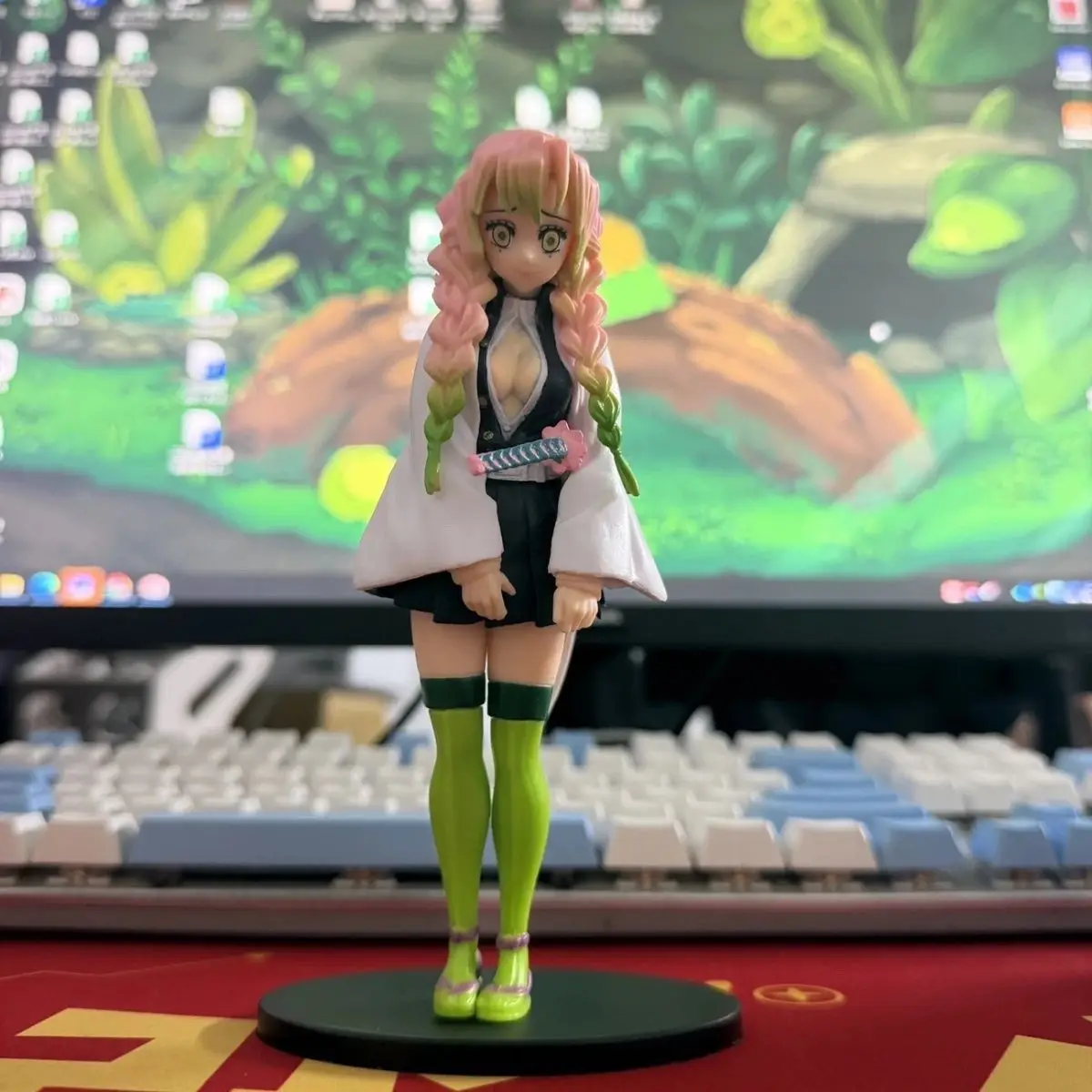 Demon Slayer Love Pillar Mitsuri Kanroji Tanjiro Figurine Friendship Outfit Model Display Cute Fun Gift for Friends view 3