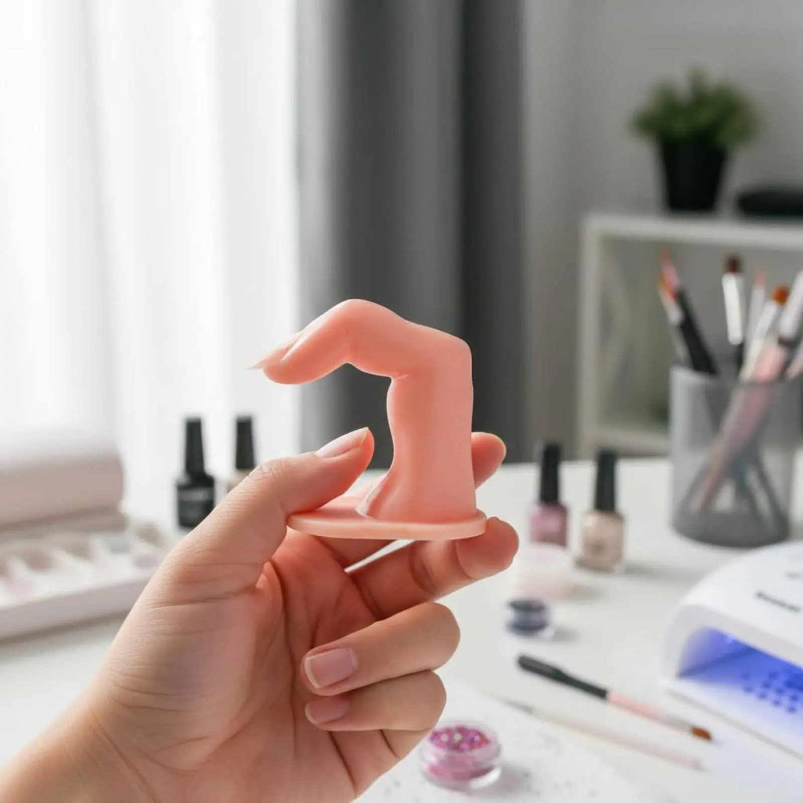 

2 Pieces Manicure Practice Finger Easy to Use Fake Manicure Hand Beauty Tool Reusable for Beginners, Salon
