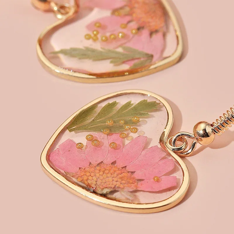 Dried Flower Earrings Transparent Resin Heart Drop Earring for Women Fashion Aesthetic Jewelry Female Accessories Girls Gifts