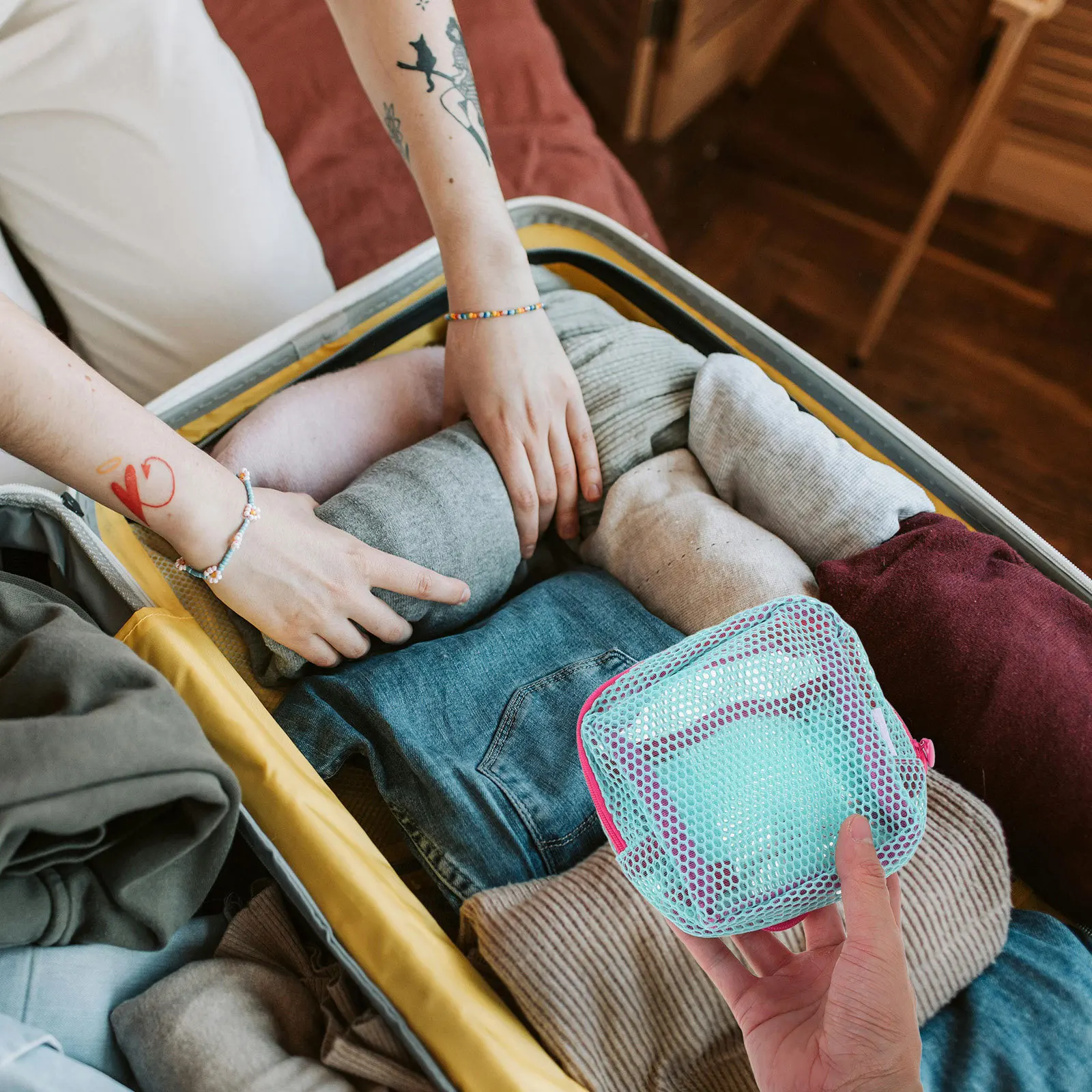 Turquoise Mesh Tofu Bag Rose Pink Lanyard Multifunctional Travel Storage Organizer for Cables Earbuds Accessories Makeup Jewelry