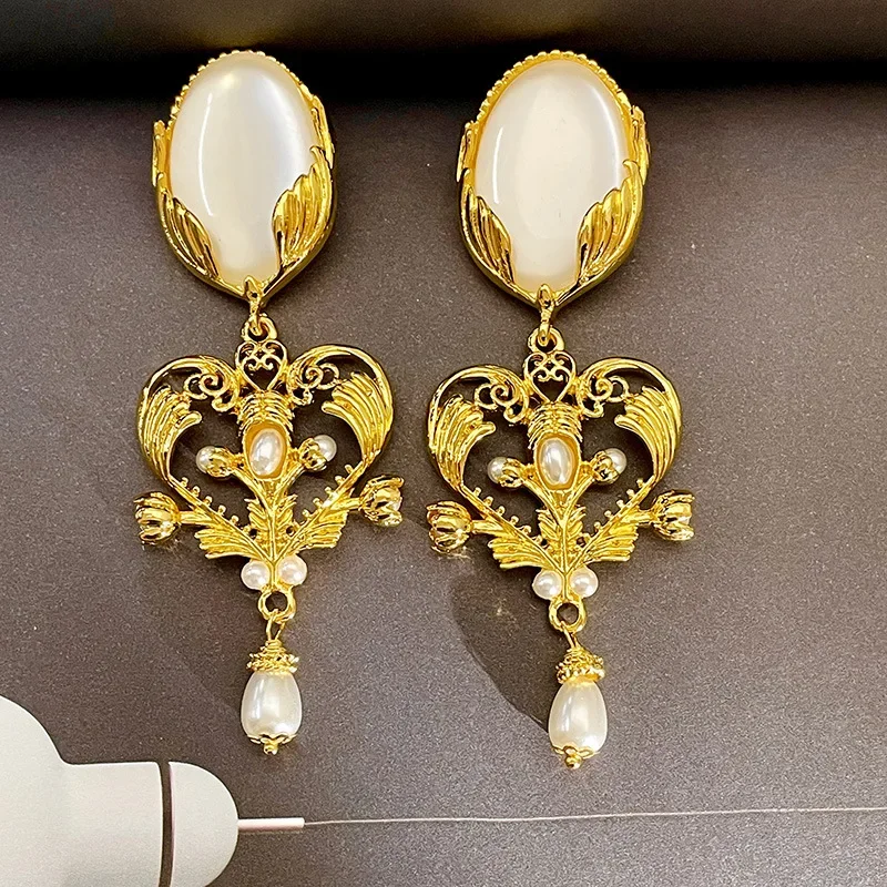 Draweye Baroque Pearls Earrings for Women Heart Vintage Medieval Style Exquisite Jewelry Hollow Out Elegant Pendientes Mujer