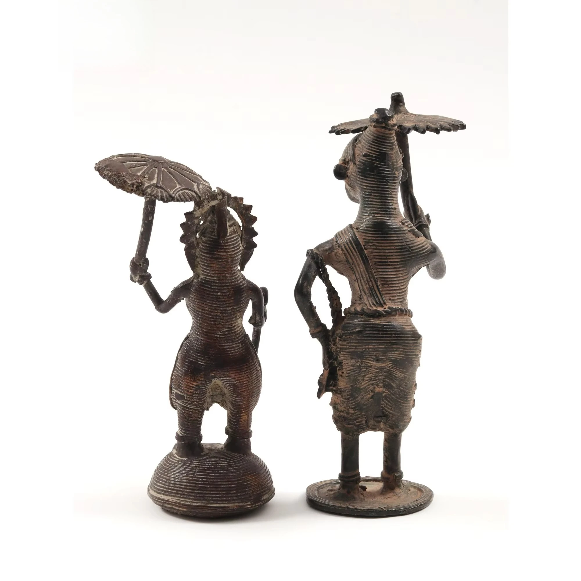 小さな5インチの部族の真鍮製彫刻、ミューズ・パルヴァティ像、息子ガネーシャが立っている像