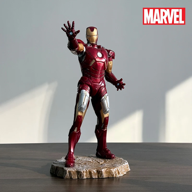 Marvel Comics Merchandise Statua Iron Man Black Panther Figurka Model Ozdoba na biurko Prezent Ozdoba samochodowa Prezent dla dzieci