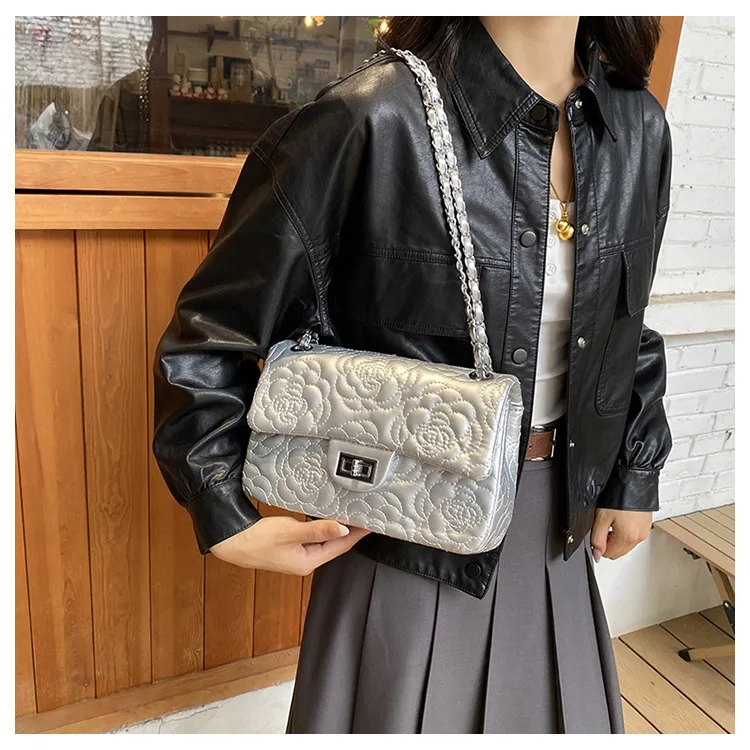 

‌2025 New Embroidery Messenger Bag European Style Diamond Chain Shoulder Purse Women's Fashion Crossbody Tote‌