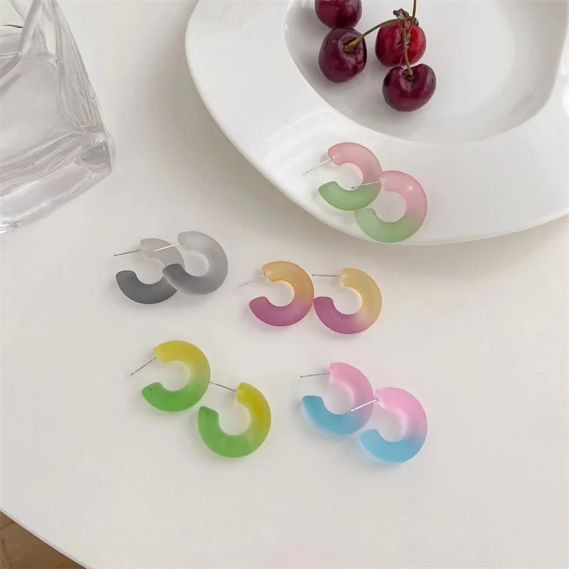 Sweet Candy Gradient Color Resin Earrings Jelly Colored Frosted C-shaped Geometric Stud Earrings Women Summer Party Jewelry