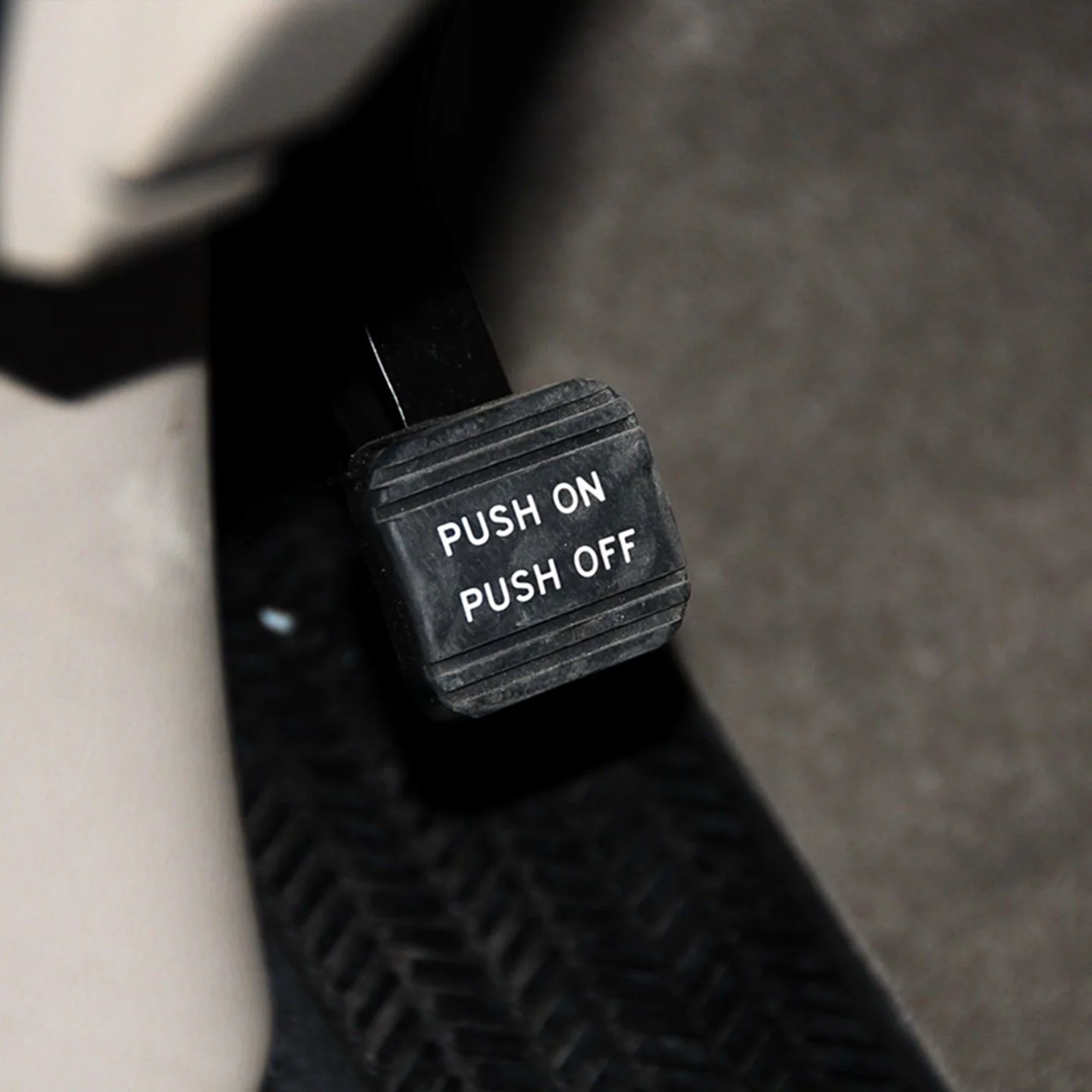 

Накладка на педаль аварийного тормоза для парковки 47120S0X003, подходит для Honda CR-V, Odyssey, Acura MDX, изготовлена из резины, для замены