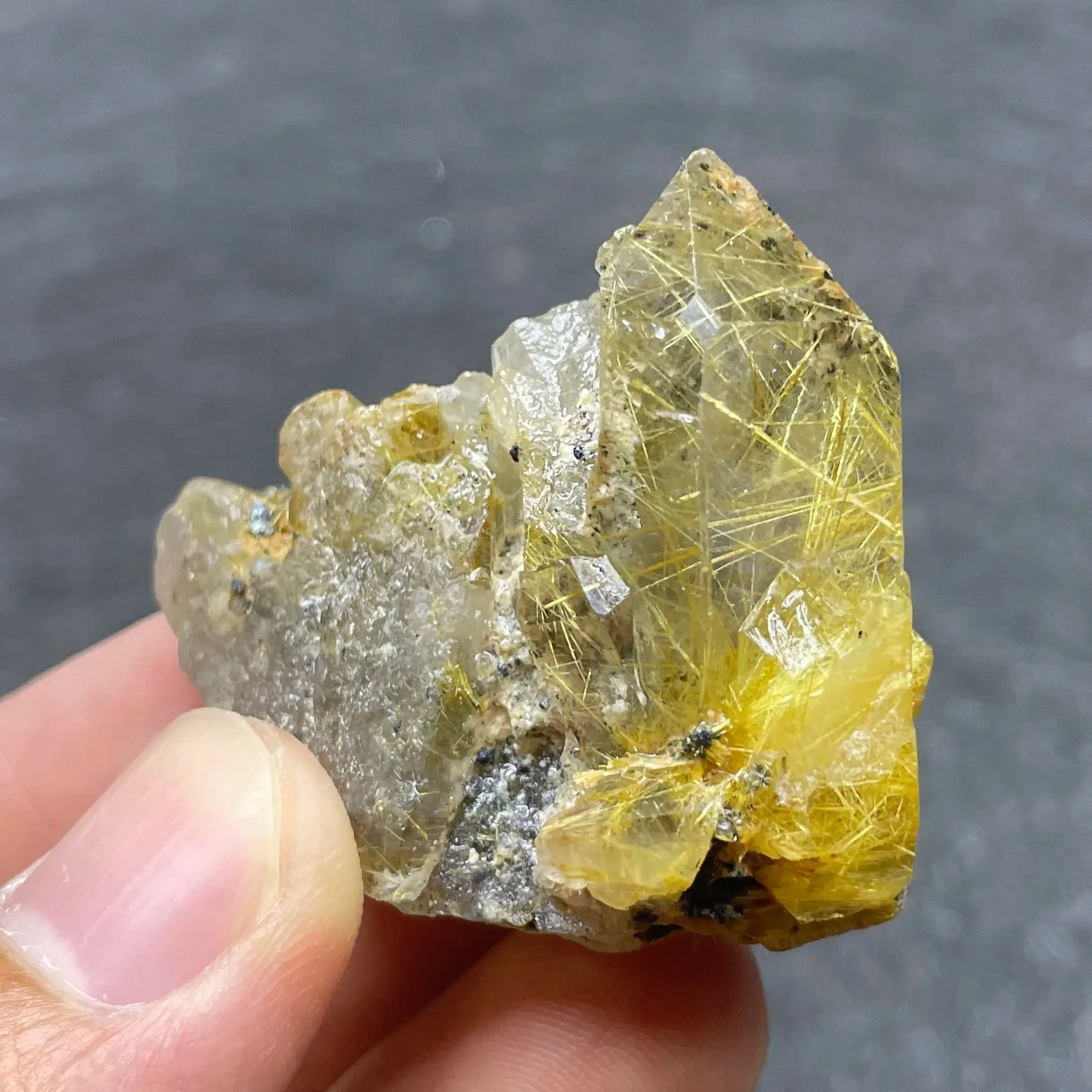 

Natural Stone Gold Quartz Rutilated Crystal Tower Decor Rock Wand Point Polished Quartz Cluster Mineral Specimen Obelisk Healing