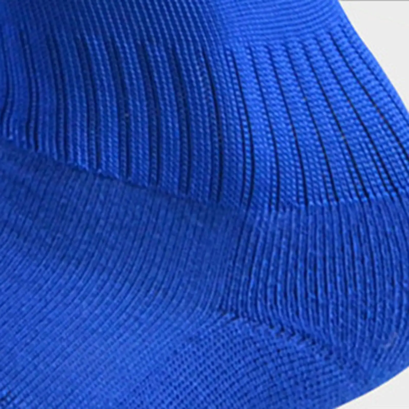 واقيات ساق كرة القدم مع جوارب كرة القدم، خفيفة الوزن وصغيرة الحجم ومريحة لجميع الأعمار، معدات واقية لألعاب كرة القدم