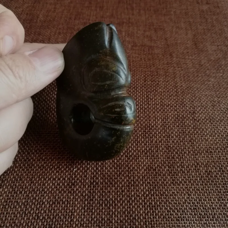 Antique Miscellaneous Gaogu Jade Red Mountain Culture Ancient Jade Old Jade Meteorite Jade Dragon Sky Iron Black Leather Jade Pe