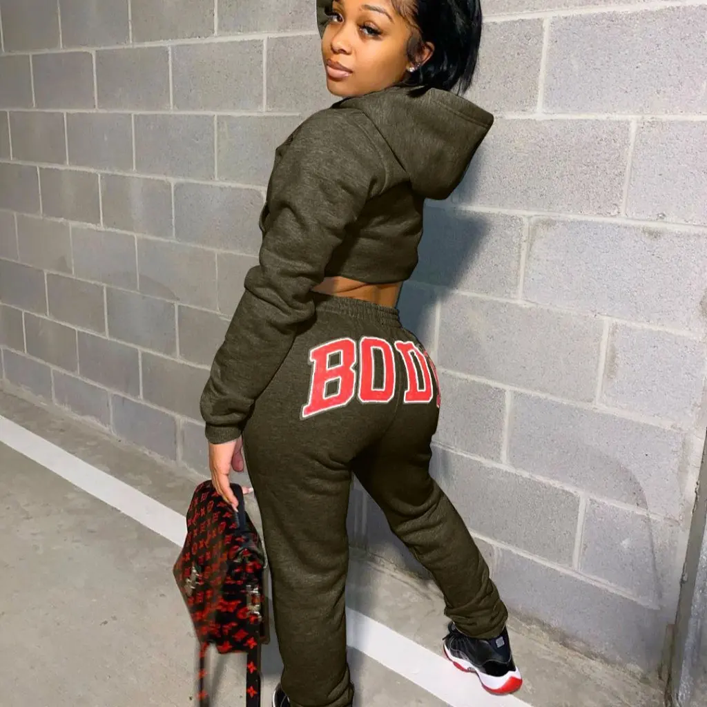 

Женский спортивный костюм-свитер в европейском и американском стиле с капюшоном и длинными рукавами с буквенным принтом, повседневный комплект включает брюки