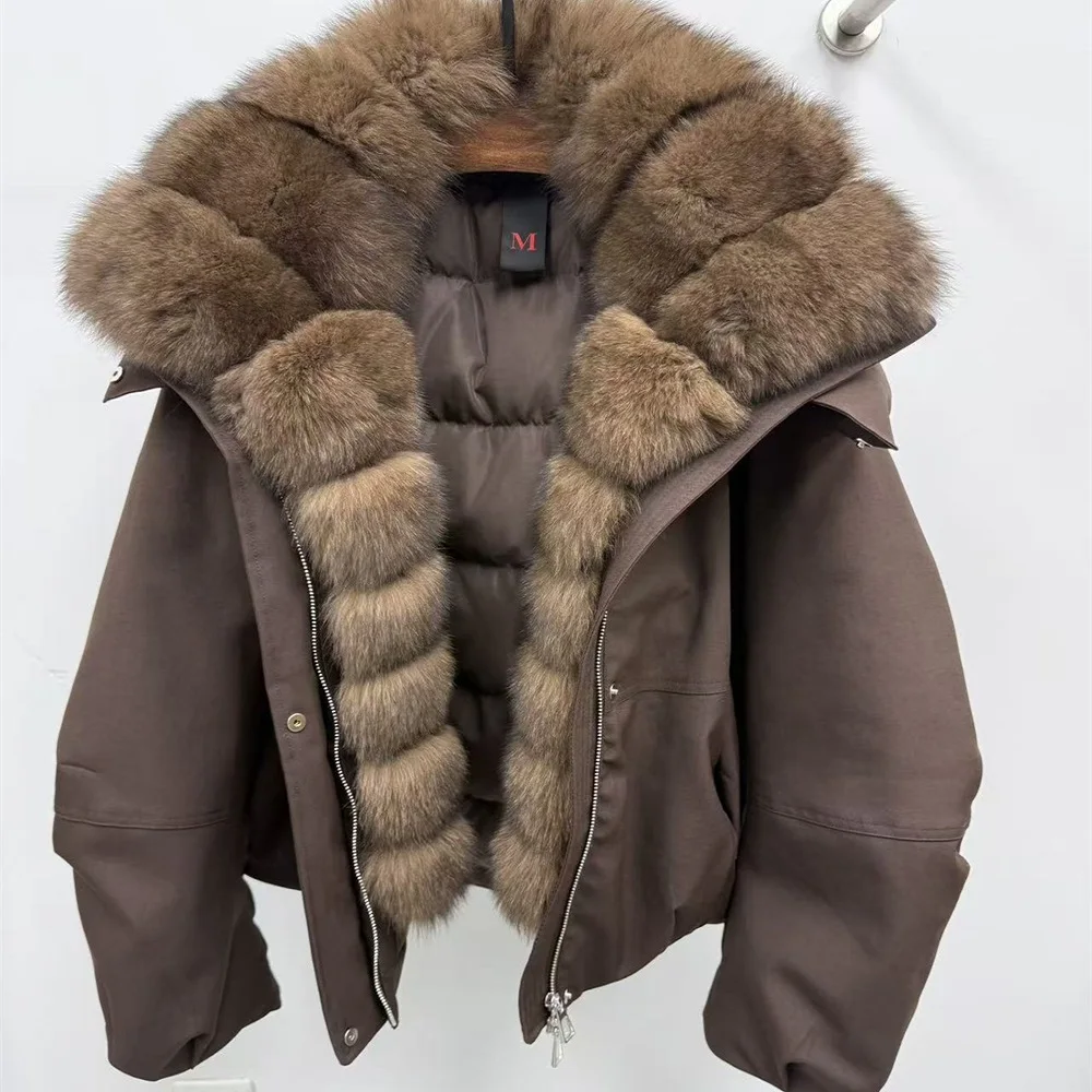 معطف شتوي نسائي بغطاء للرأس لعام 2025 بياقة كبيرة من الفرو، مقاس فضفاض، نمط كاجوال، سترة سفلية، موضة Y2K جديدة، معطف عالي الجودة