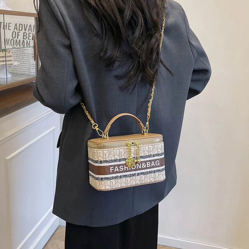 

Stylish Ladies Shoulder Bag Premium Leather Crossbody Messenger Tote Designer Handbags Women's Classic Luxury Fashion Accessory