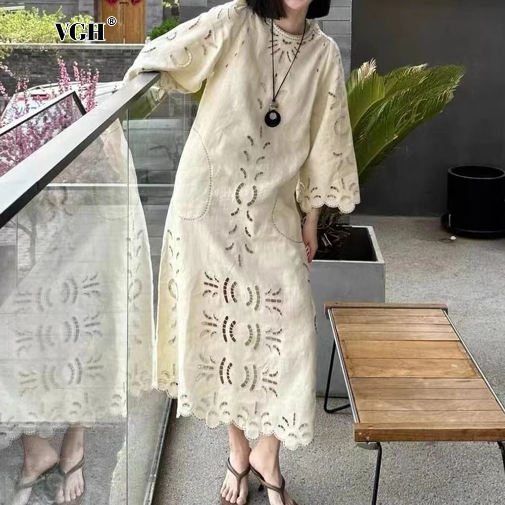 

VGH Hollow Out Long Dresses For Women O Neck Flare Sleeve Loose Waist Solid Embroidery Casual Vintage Dress Female Autumn Style