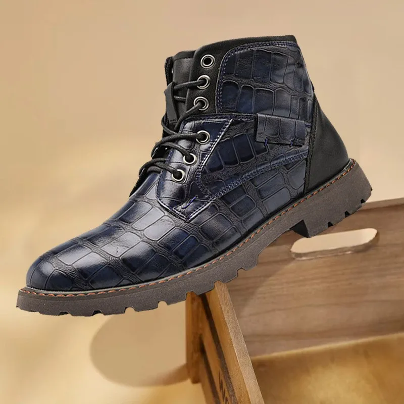 Botas de cuero de talla grande para hombre, botines de estilo británico Retro para exteriores, transpirables, antideslizantes, de media caña, M402