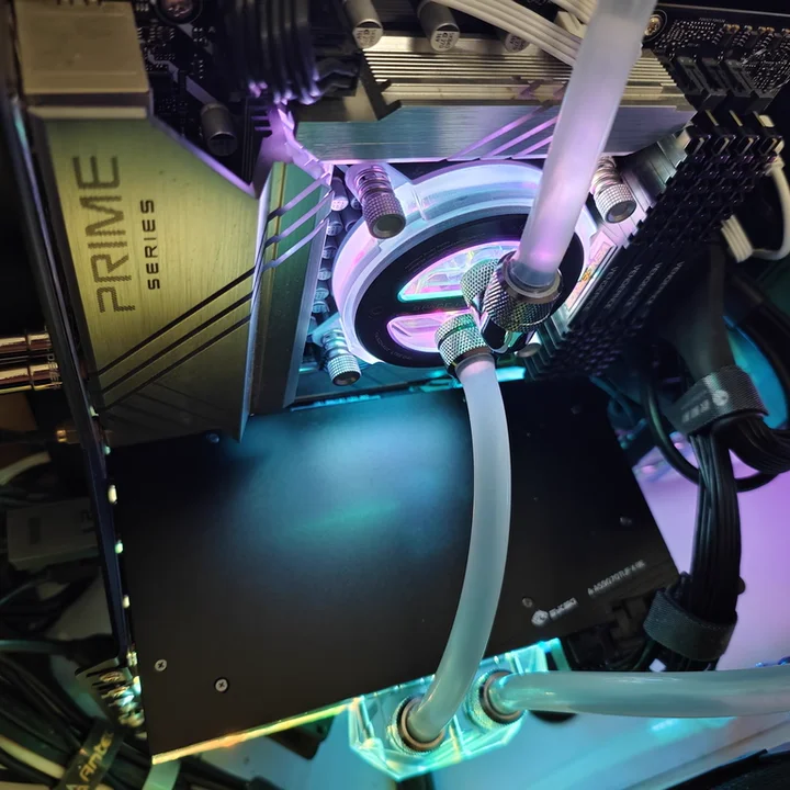 Bykski Full Cover Water Block Serve For ASUS TUF RX 9070 O16G GAMING Graphics Card Cooler With Backplate,A-AS9070TUF-X