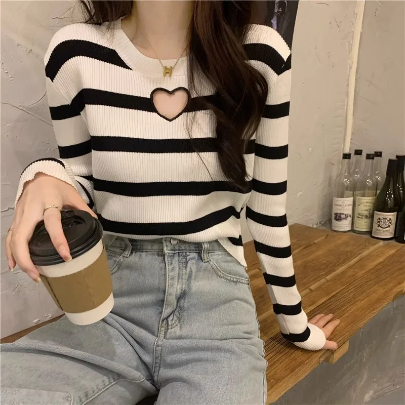 Stripe Women T Shirts Y2k Sweet Knitted Heart Shape Hollow Out Female Tees Autumn New Slim Chic Ladies Casual Tops