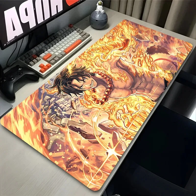 Japan Anime Flammen-Mauspad XXL PC One Piece Gamer Schreibtischunterlage Tastaturmatte Laptop Portgas D. Ace Mauspad Schreibtischmatte Jungen Geschenk