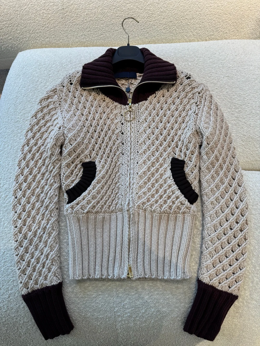 

2026 Spring/Summer New Women's Knitted Jacket, Color blocked Hollow Knitted Zipper Jacket Top High Quality Comfortable Warm