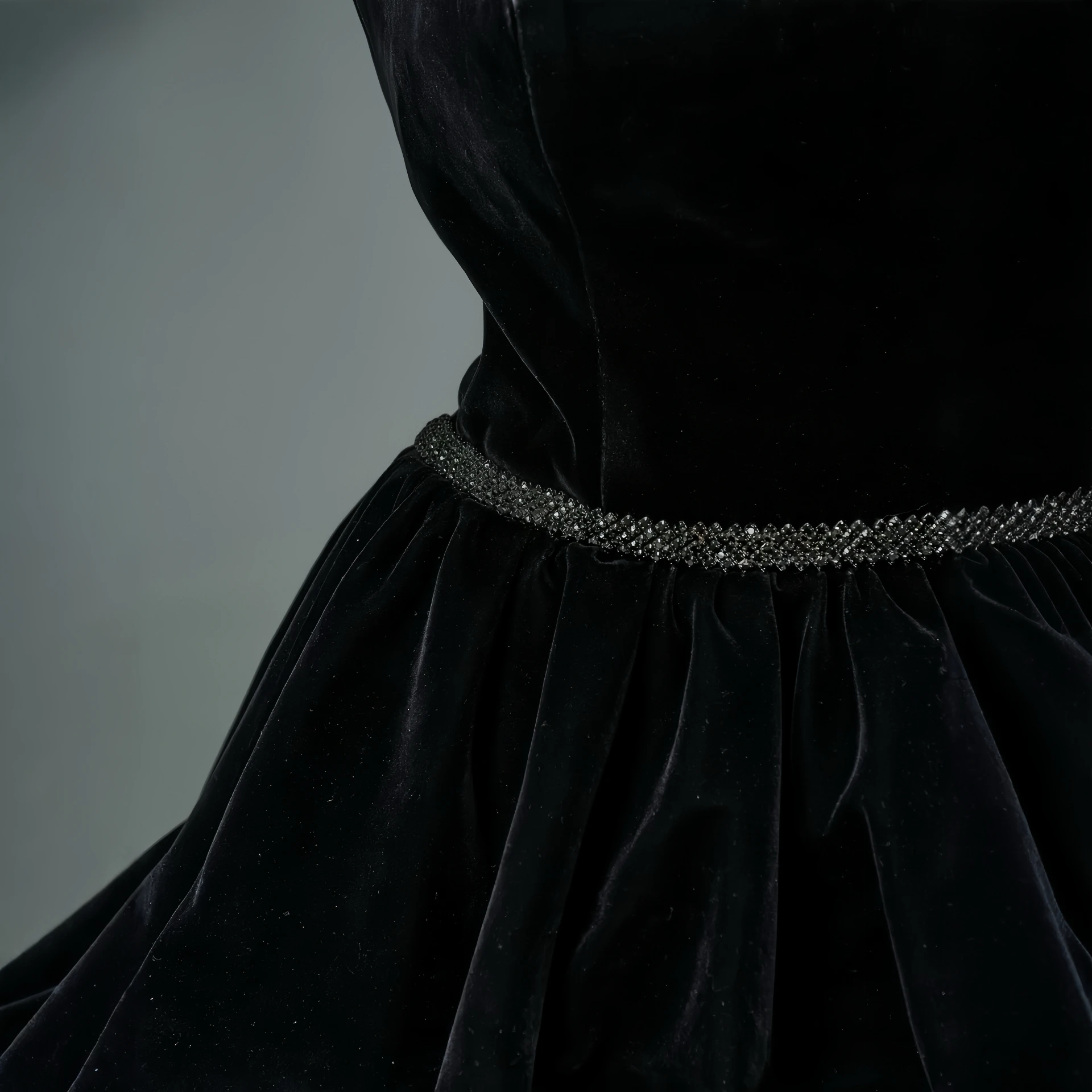 Black Cocktail Dress Strapless Backless A-Line RhineStone Beaded Temperament Long Celebrity Evening Gown for Graduation Banquet