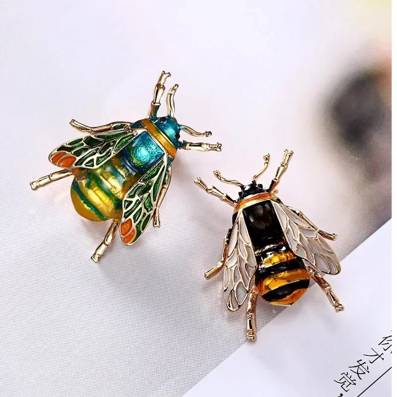 

Fashionable Retro Insect Brooch Alloy Enamel Little Bee Brooch for Women's Pin Accessories Gift