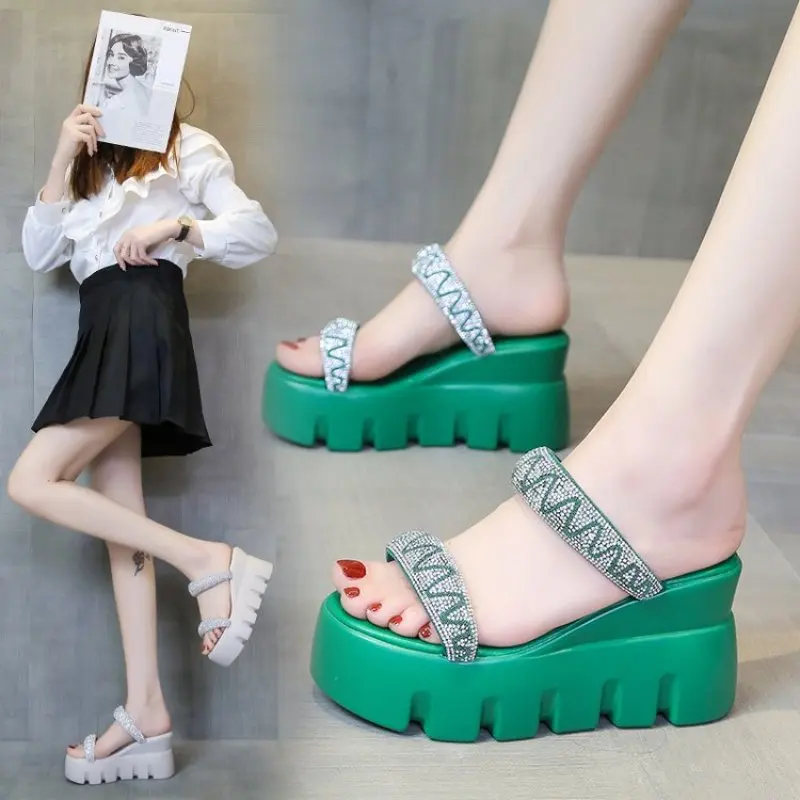 Glitter Slippers Women Summer Sandals 2024 Fashion Bling Female Candy Color Flip Flops Beach Diamond Flat Shoes Outdoor Sandals