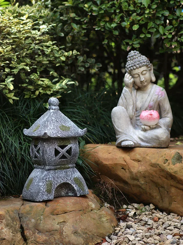 Ornamen patung Buddha Zen luar ruangan, dekorasi taman untuk rumah negara Orchard dan berkebun lampu surya