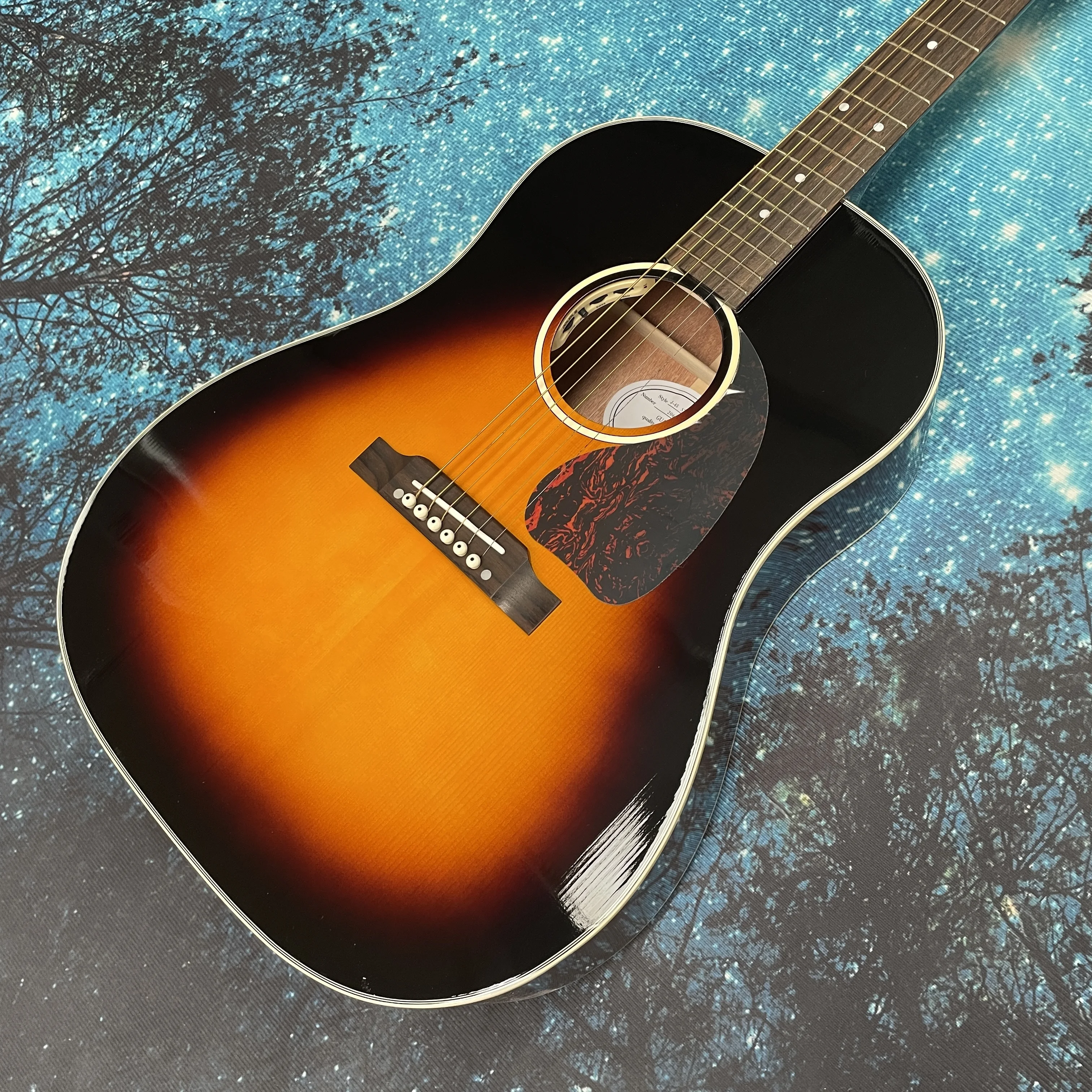 

Sunset Gradient Color Acoustic Guitar, Classic Bucket-Shaped Resonant Guitar, Vintage Tone Lover's Guitarra