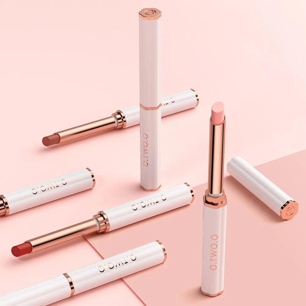 2023 O.TWO.O Lápiz labial hidratante bálsamo labial de larga duración brillo de labios hidratante maquillaje