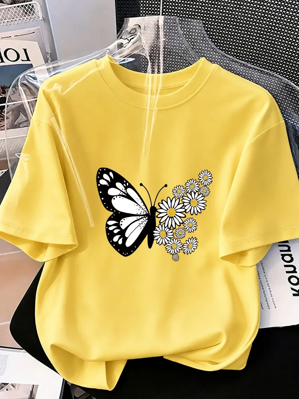 Neues modisches Damen-T-Shirt mit Schmetterlings-Cartoon-Print, atmungsaktiv und bequem, geeignet für Outdoor-Aktivitäten. – Detail 8