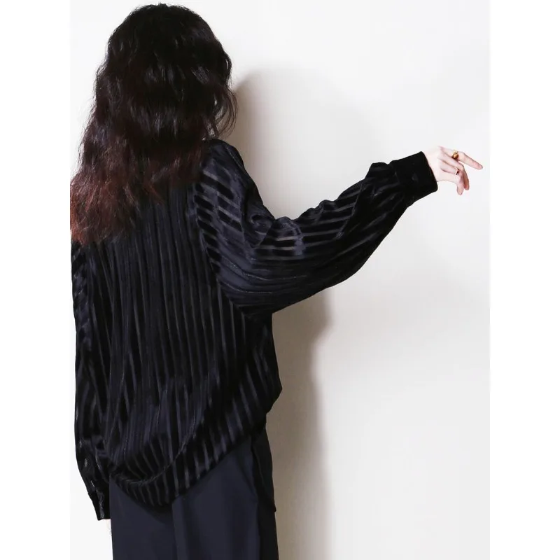 ブラックレトロフレンチシャツ2025秋新作コーデュロイスタンドカラー長袖ボタンスプライシングカーディガン