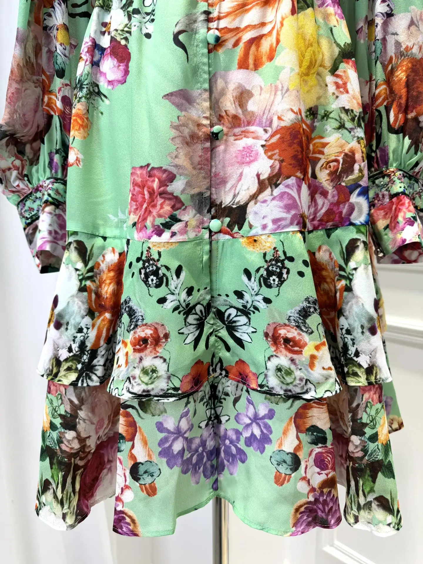 비즈 장식 여성용 100% 실크 미니 드레스 플로럴 프린트 브이넥 긴 소매 탄력 있는 허리 캐주얼 그린 로브