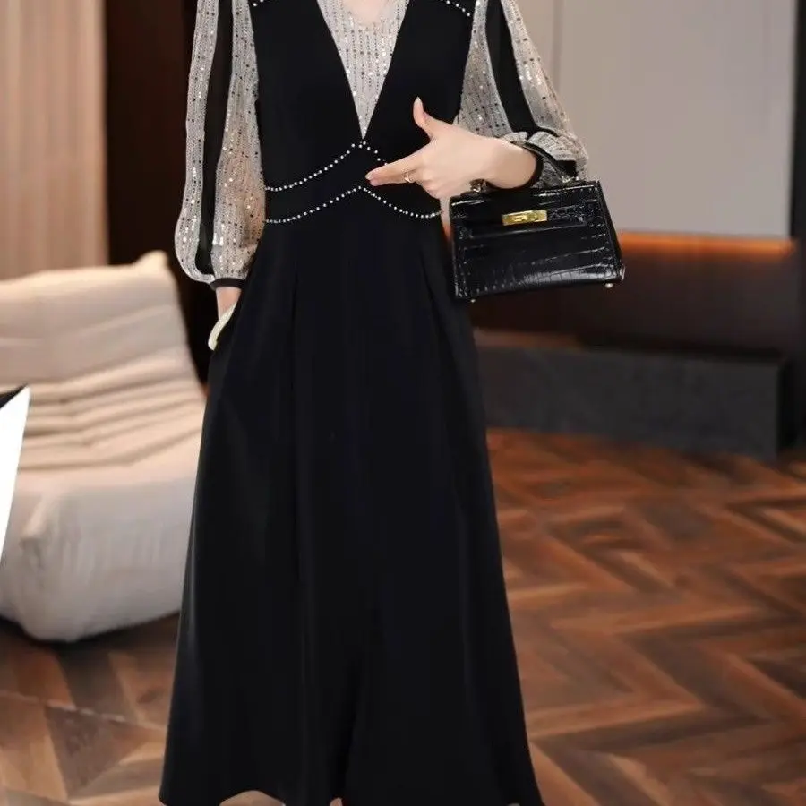 French High-end Heavy Industry Sequin Splicing Dress in Autumn New V-neck Long-sleeved Fashion Slim Skirt