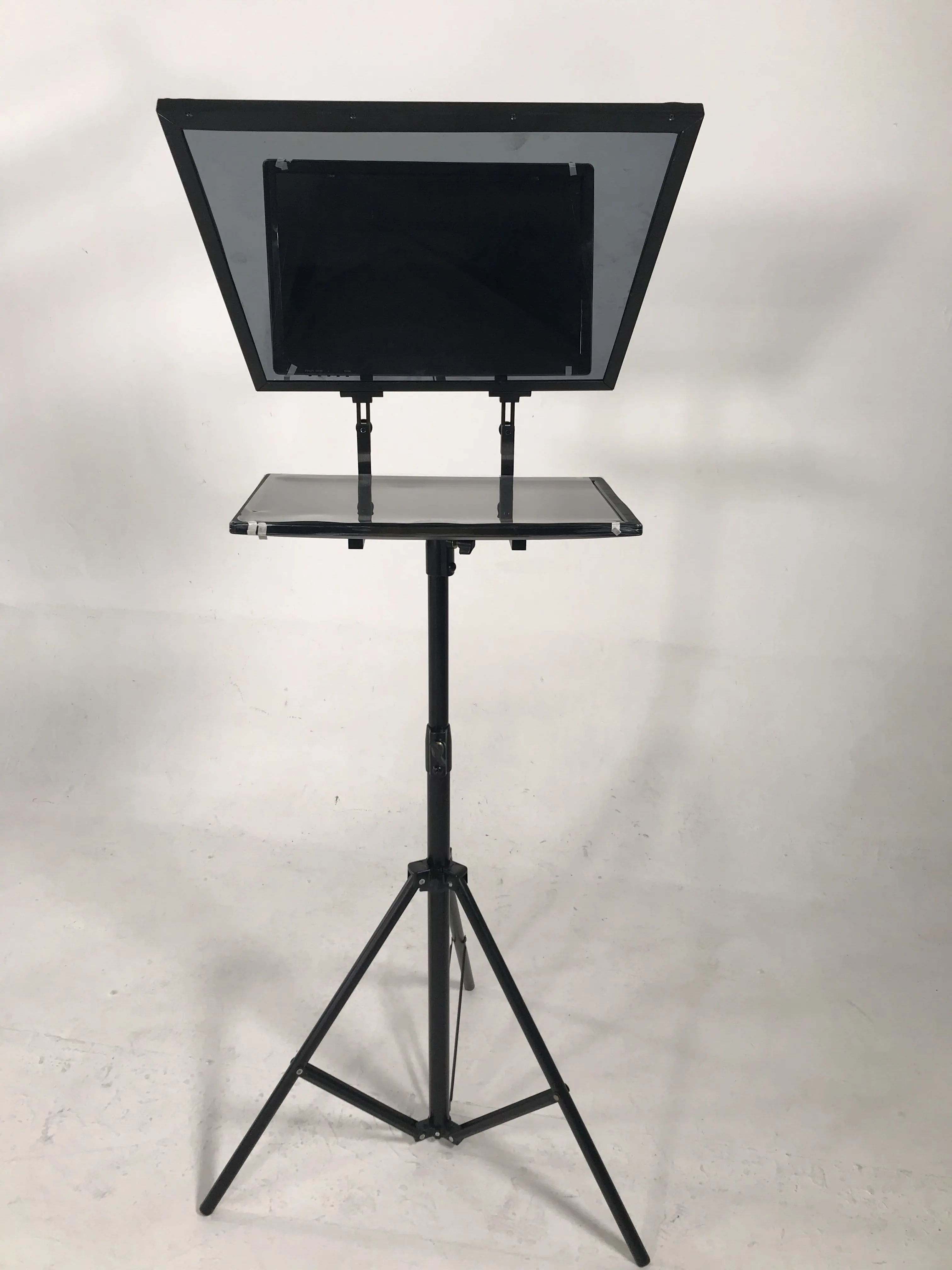 

17" Broadcasting Studio Teleprompter-Self-standing&on Camera Type Studio Teleprompter