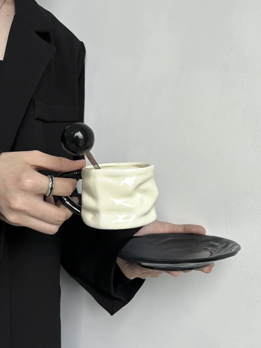 Black White Ceramic Coffee Cup with Texture Nordic Style Retro Female Gift Afternoon Tea Cup Microwave Safe Portable Packaging