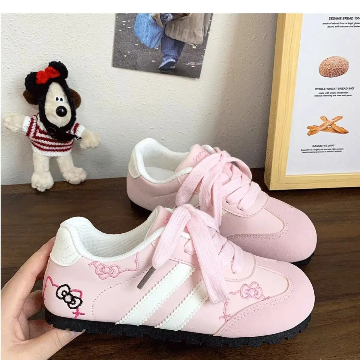 

Обувь для девочек в стиле аниме Sanrio Hello Kitty, корейские противоскользящие спортивные туфли с героями мультфильмов, повседневная универсальная модная обувь с вышивкой, повседневная обувь