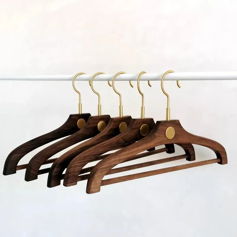 Solid Walnut Wooden Hanger No-Mark Design Clothing Rack for Hotel and Bedroom Coat Hanger Stand Boutique Garment Display