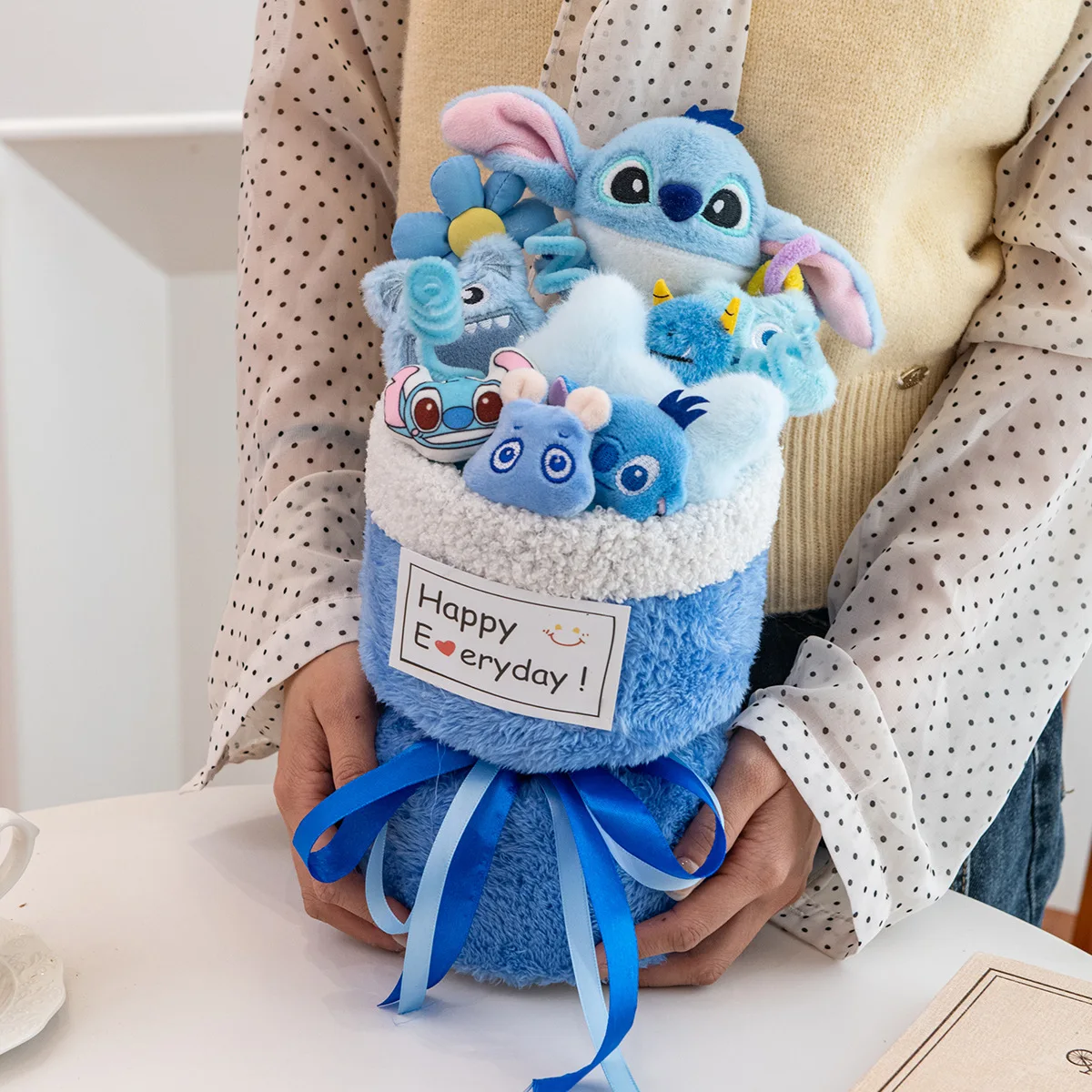 

Valentine'S Day Themed Stuffed Plush Doll Handheld Bouquet Toy Filled Animal Collectible Stitch Cartoon Gift For All Ages