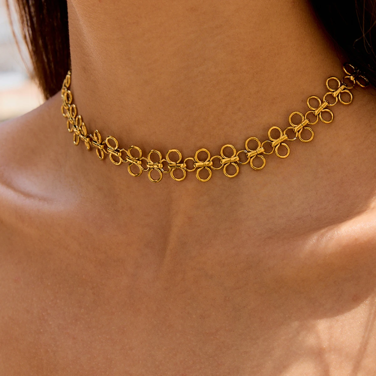 Women's Clover Necklace 18K PVD Gold Plated Filament Hollow Adjustable Vintage Jewelry Necklace Simple Gift