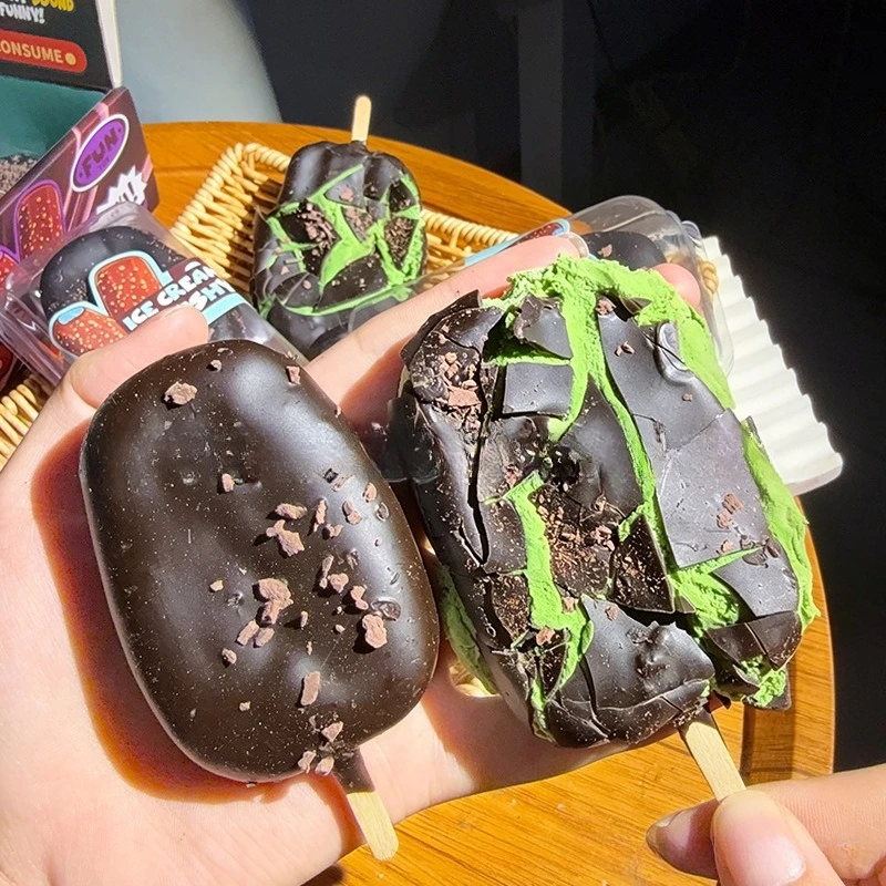 Chocolate Squeeze Toy Crispy Chocolate Wax Cracking Stress Ball Soft Realistic Food Squeeze Fidget Toy Relieve Stress Squishy