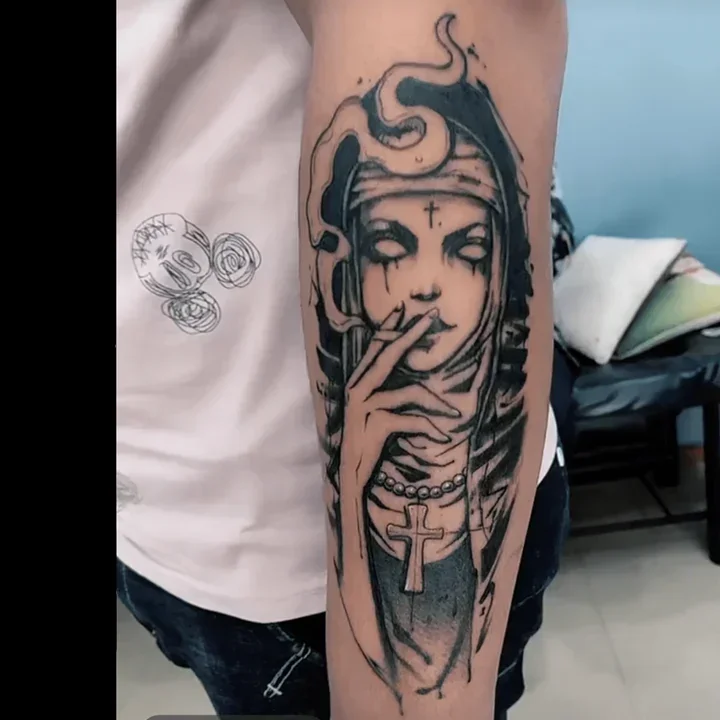 

Smoking Nun Temporary Tattoos Dark Style Herbal Juice Waterproof Fake Tattoo Sticker Body Art Transfer Tatoo Last for 15 Days