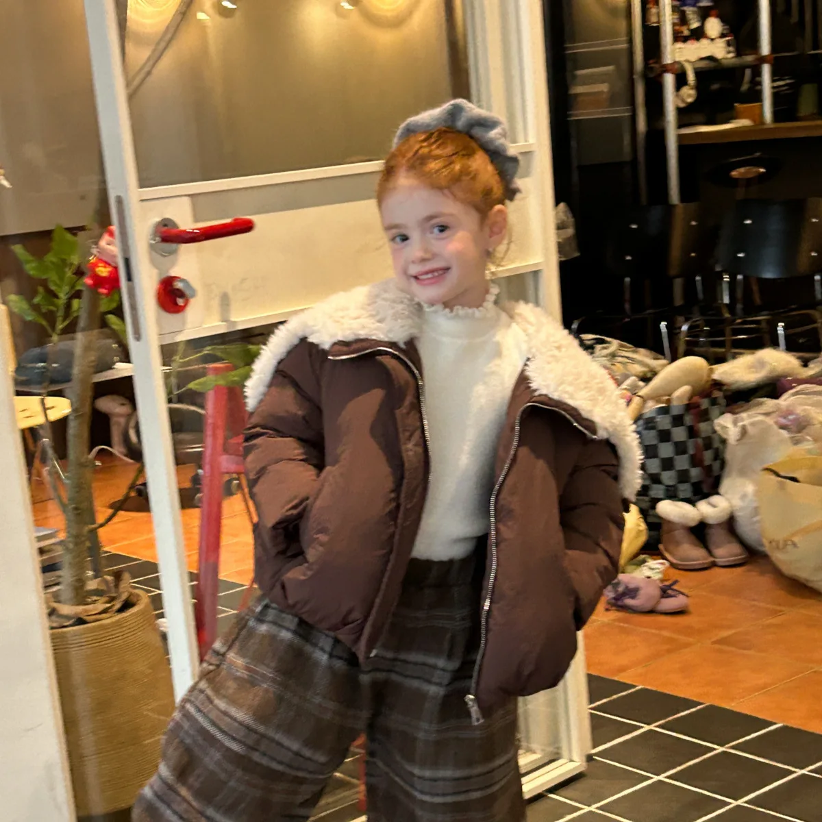 

Осень-зима 2022, новая короткая хлопковая куртка с капюшоном и волосатой молнией для девочек, большой отложной воротник