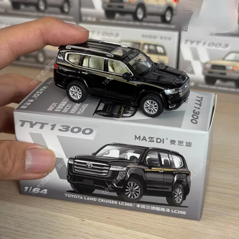 Massdi 1:64 Scale Toyota Land Cruiser LC300 Middle Eastern Version TYT1300 TYT1301 Simulation Alloy Car Model Collectible Gift