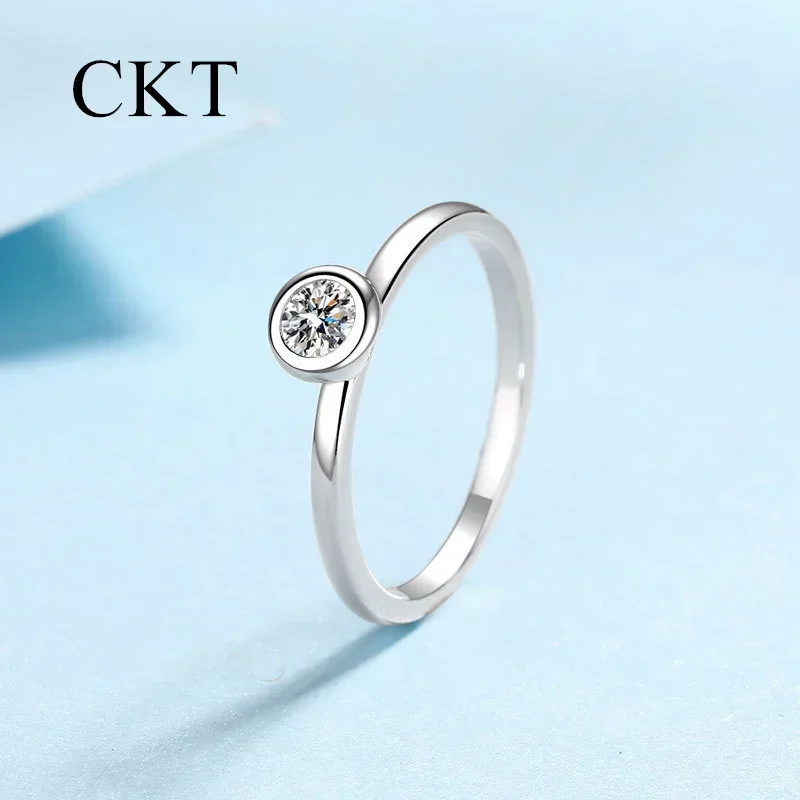 

CKT 18K White Gold D Color 0.3ct Moissanite Rings for Women in Platinum Pt950 Alluring Fine Jewelry