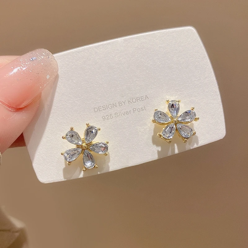 جديد زهرة صغيرة كريستال الزركون وأقراط للنساء هندسية الذهب اللون المعادن الأذن العظام Brincos مجوهرات الزفاف فتاة هدية