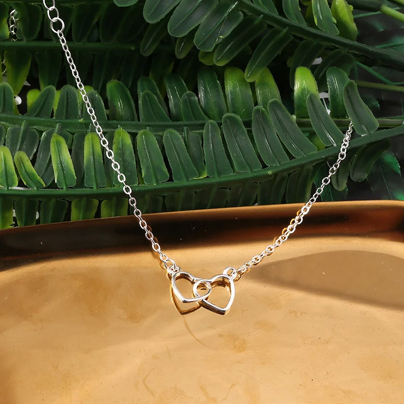 Aihua Silberfarbenes Kettenarmband mit Doppelherz-Anhänger für Damen, Trendiges Herz-Charm-Armband, Geburtstagsgeschenk für Frauen – Detail 5