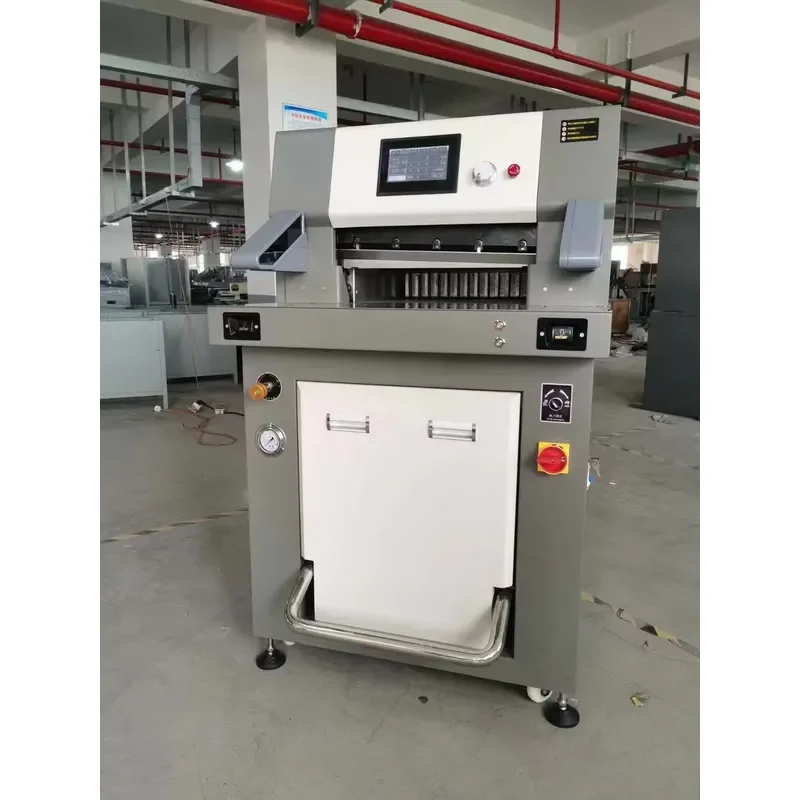 Automatic Industrial Large Paper Cutting Machine Hydraulic Paper Cutter Width 720mm Max Cutting Depth 680 Mm.
