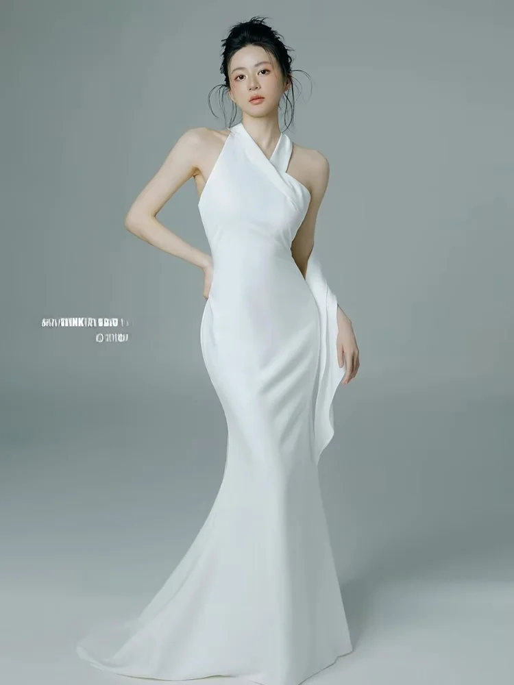 

2026 New White Portrait Dress Korean Minimalist Style Studio Photography Cold Tone Art Photo Personal Artistic Portrait Clothing
